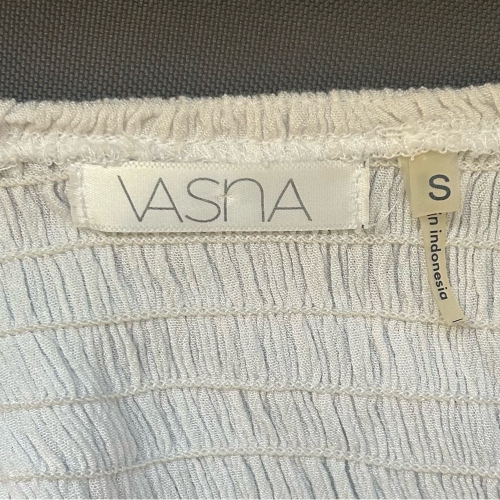 Vasna dress with smocked upper, light flowy pleats on lower half , Size S - Picture 5 of 7